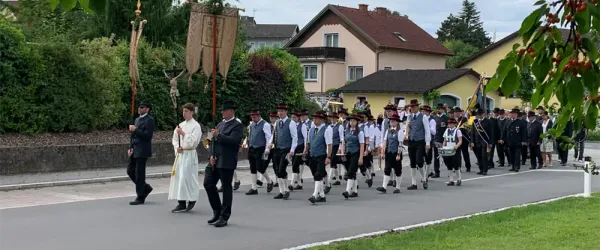 fronleichnam-2024-2115-600x250-crop-42-65.webp